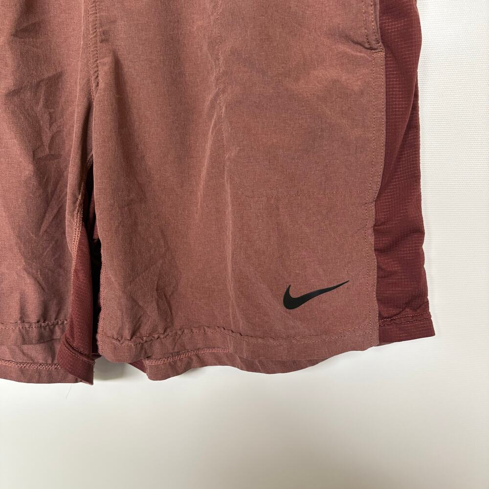 Men’s Nike Two Tone Shorts 7.5 inseam - XL